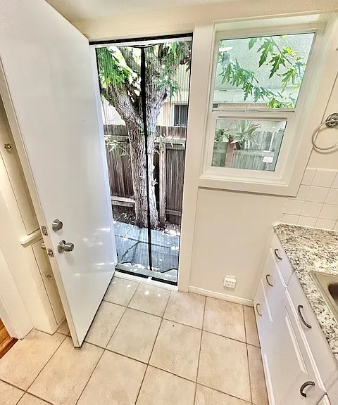 4451 1/2 Kansas St — Photo 12
