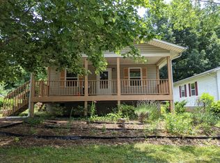 6 McTindal Cir, Asheville, NC 28803