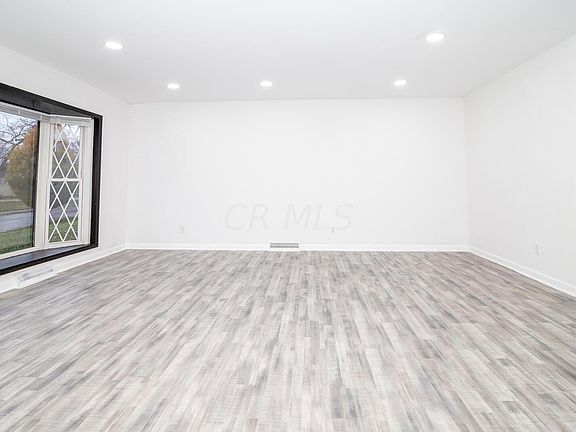 2nd image of 475 Columbian Ave