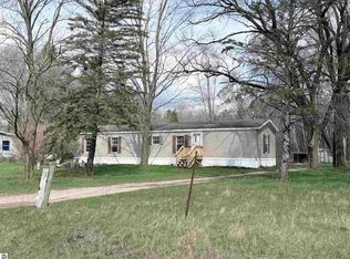 6542 N Geneva Rd, Coleman, MI 48618