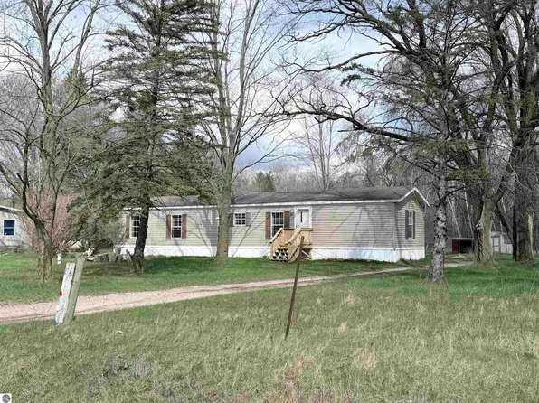 6542 N Geneva Rd, Coleman, MI 48618