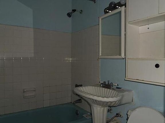 4th image of 2969 Mount Kennedy Dr