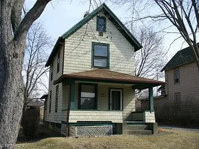 270 Independence St SE photo 1