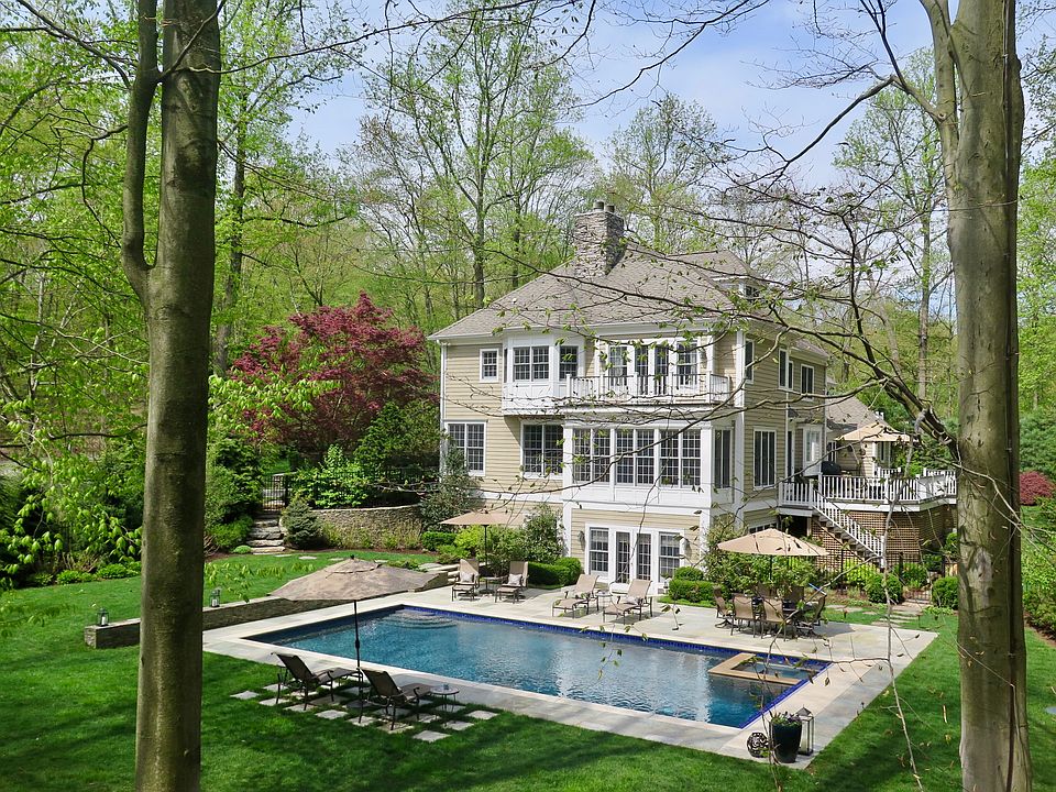 2nd image of 6 Aspen Rd