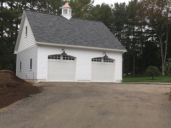 Detached Garage
