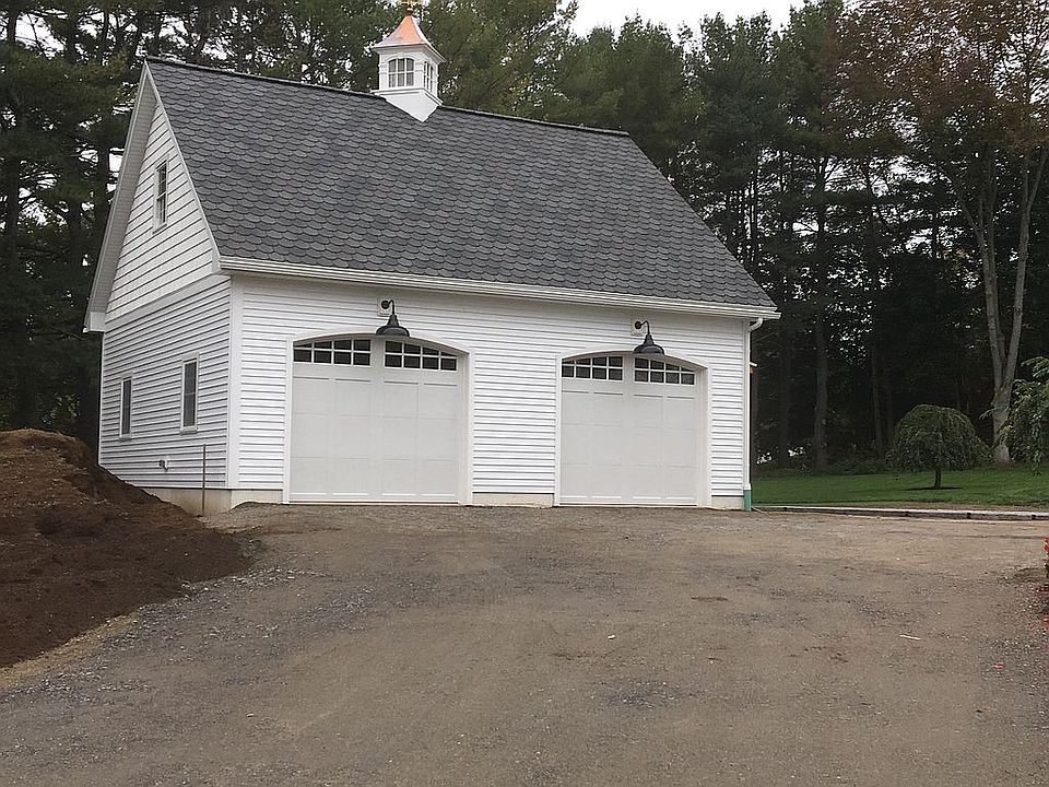 Detached Garage