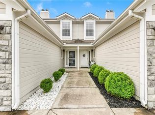 1306 NW Hidden Ridge Cir, Blue Springs, MO 64015