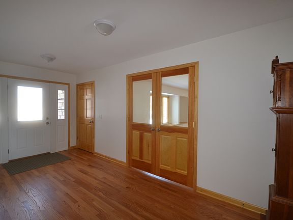 2nd image of 9N571 Creekwood Ct