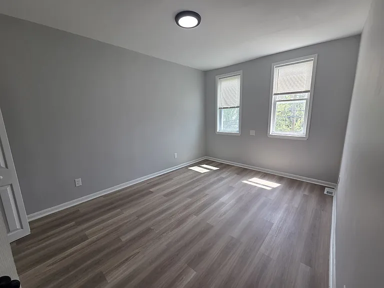 2123 Presbury St — Photo 6