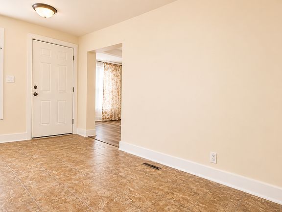 3rd image of 318 59th Pl
