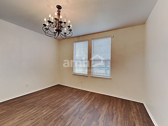 4th image of 515 Zachum Dr