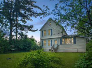 2705 Schwaber Dr, Schenectady, NY 12309