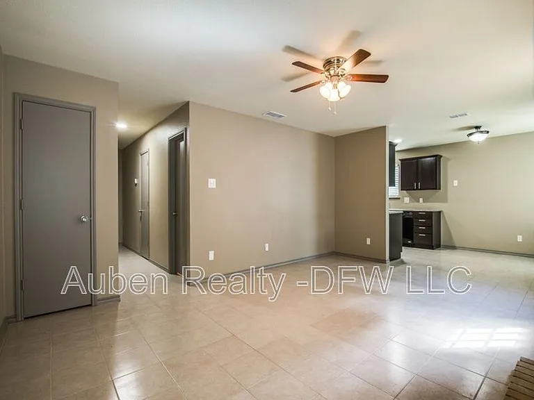7716 Sable Ln — Photo 2