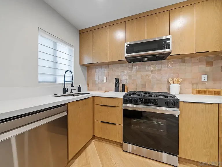 7372 Bishops Ln — Photo 19