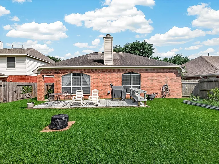 20822 Figurine Ct — Photo 26