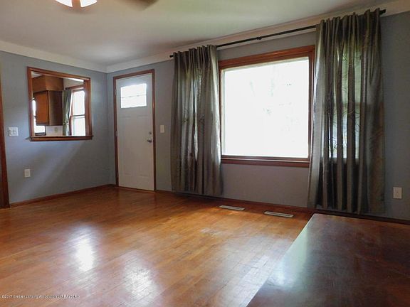 3rd image of 222 W Fairfield Ave