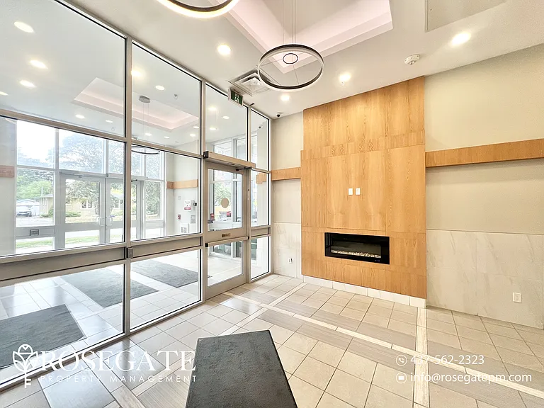 258 C Sunview St #Penthouse 372 — Photo 14