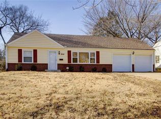 7656 Norwood St, Prairie Village, KS 66208