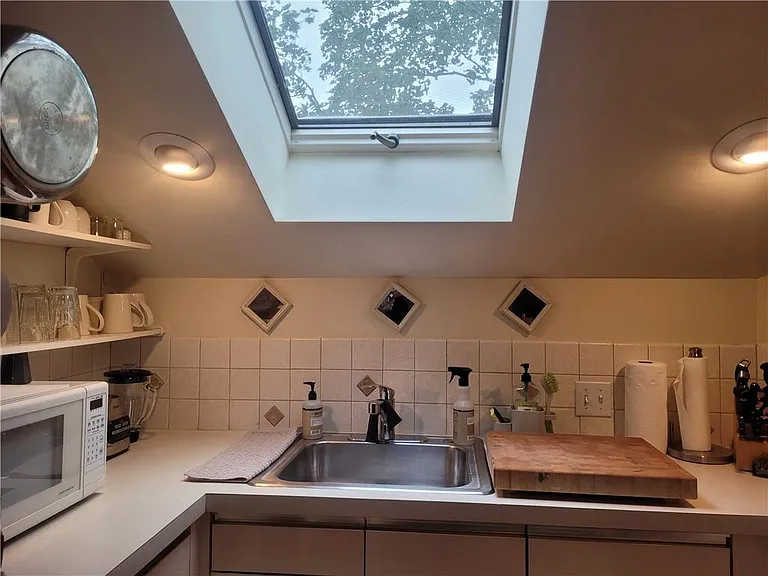 30 Kay St #5 — Photo 8