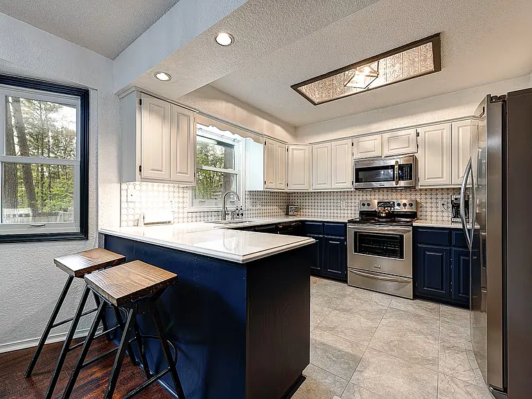 4 Lambeth Cir — Photo 8