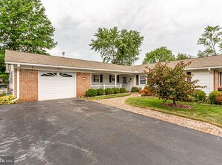 4220 Maylock Ln, Fairfax, VA 22033
