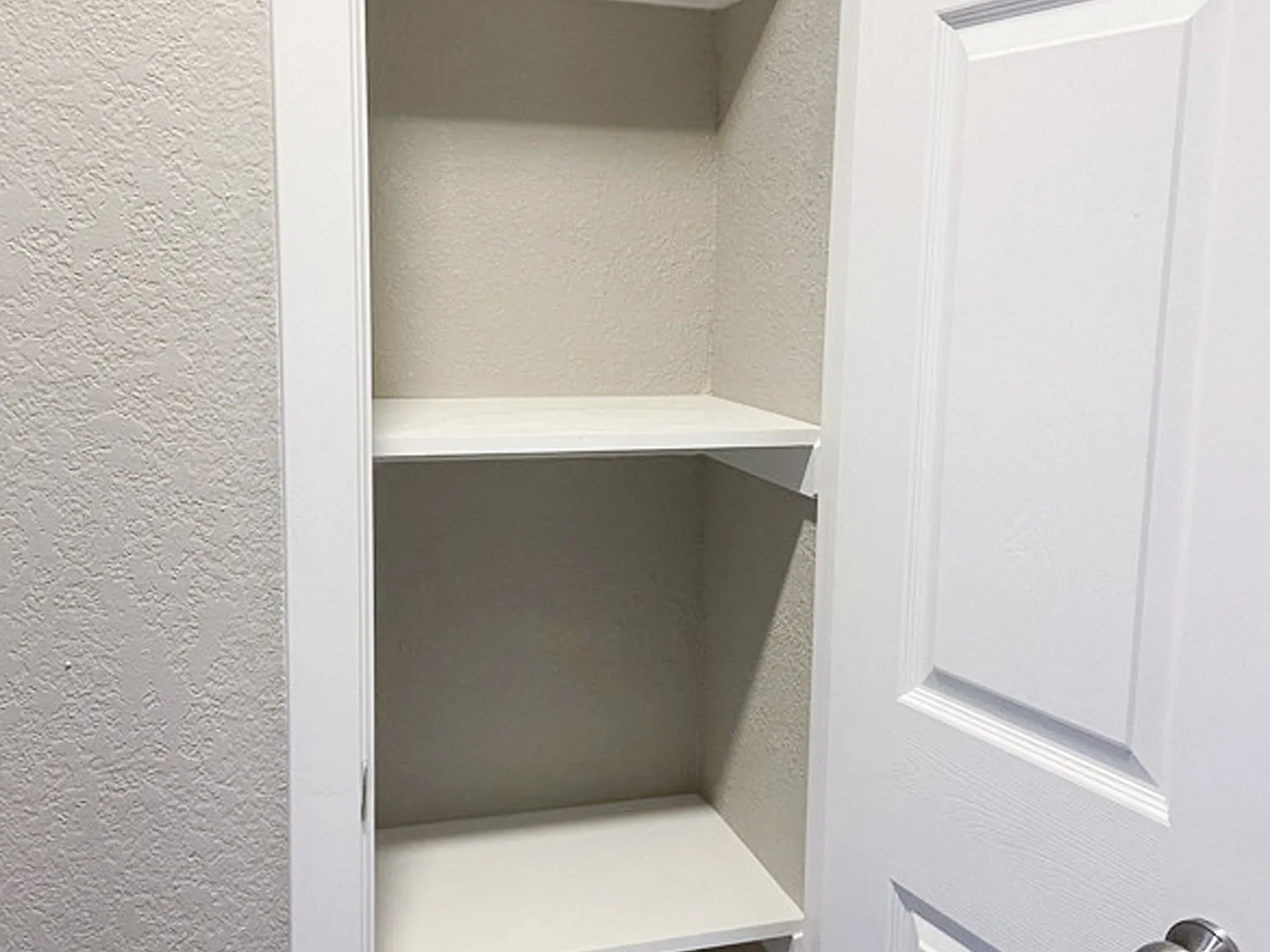 Sutter Apartments — Photo 4