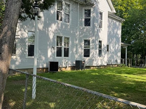 3rd image of 303 Park Ave