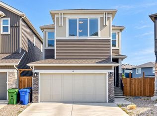 118 NW Belmont Cres SW, Calgary, AB T2X 4N7