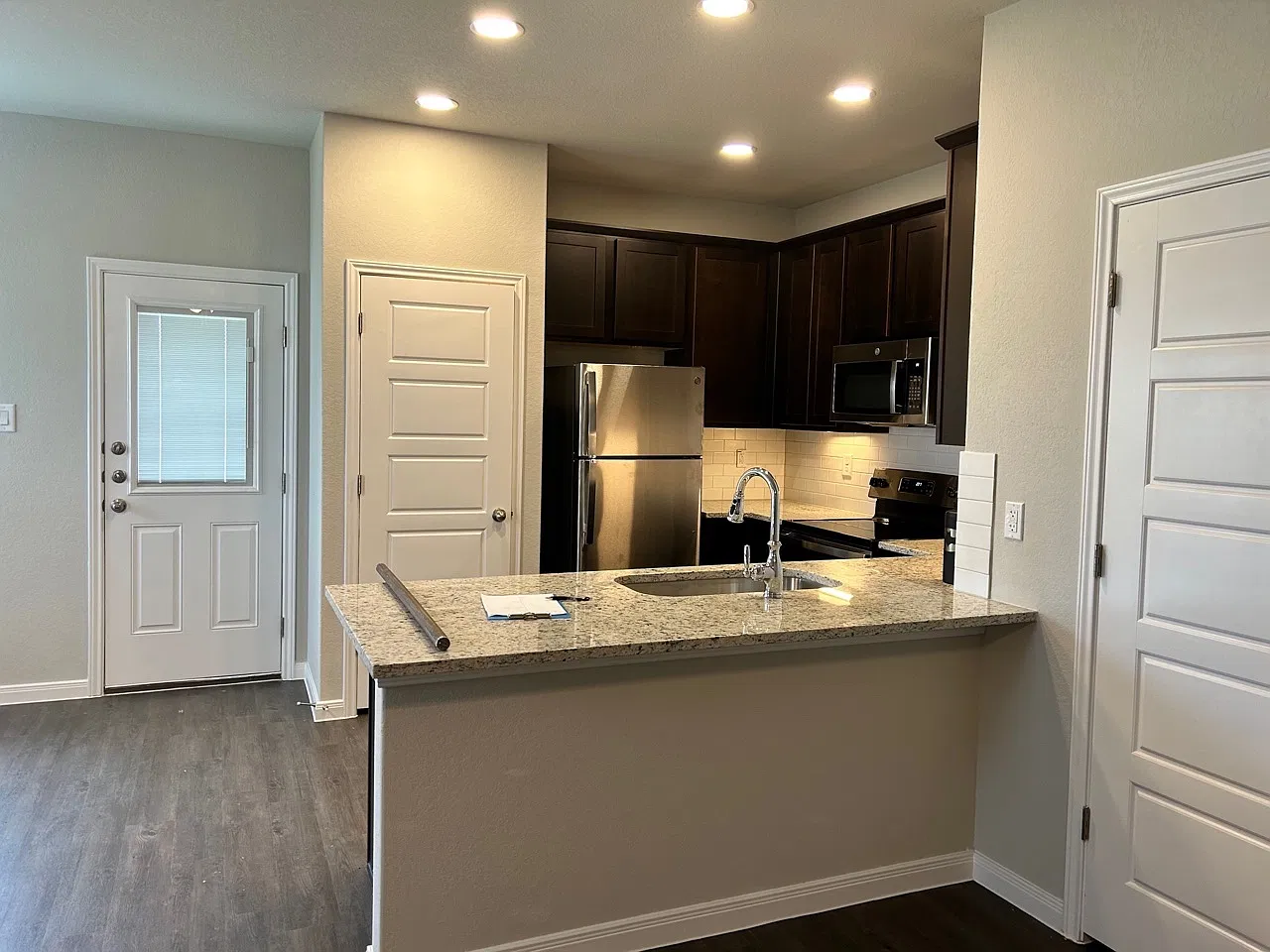 3 bed, 2.5 bath, 1280 sqft, $1,395 — Photo 2