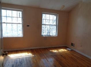 31-31 54th St #2E, Woodside, NY 11377