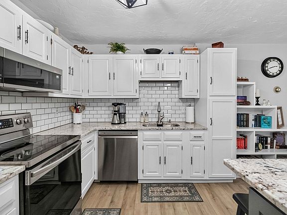 4th image of 210 Fellsview Ter APT 212