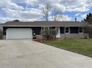 9 Sams Ct, Madison, WI 53716