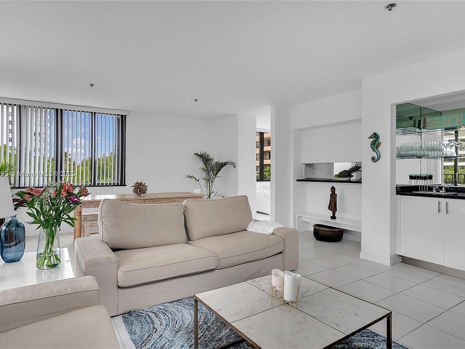 1st image of 251 Crandon Blvd APT 309