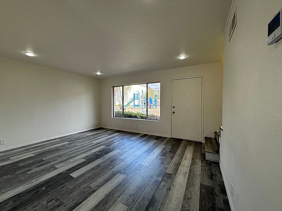 4th image of 3512 Driftwood Pl