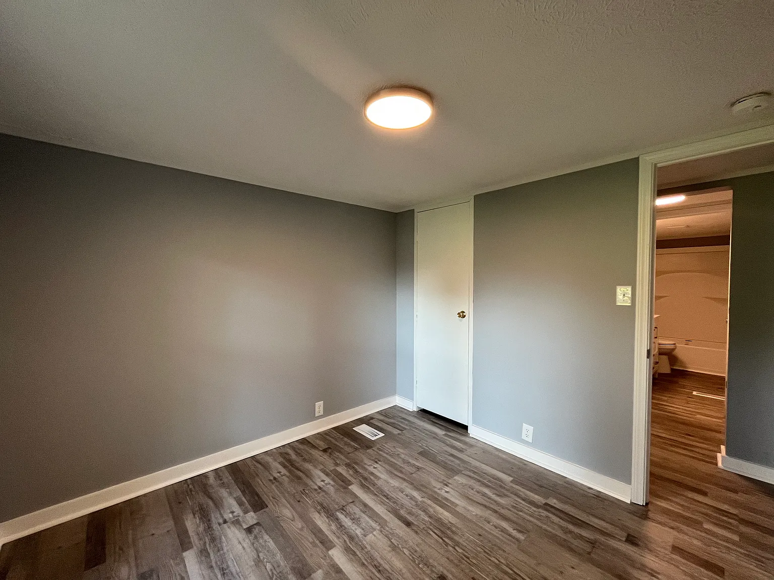 4 bed, 1760 sqft, $2,100 — Photo 4