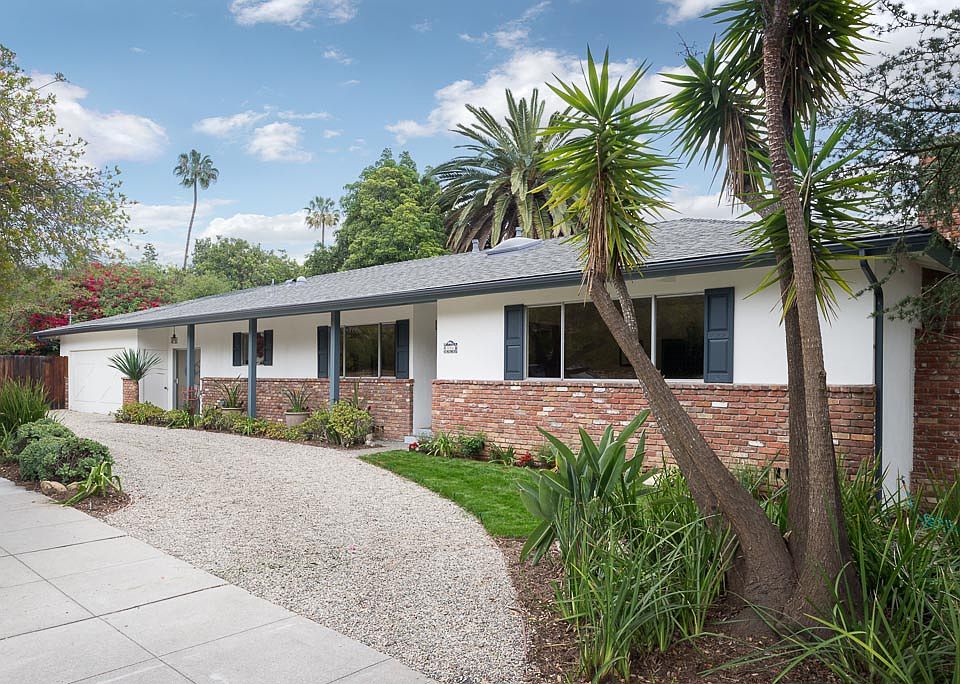 1st image of 106 E Los Olivos St