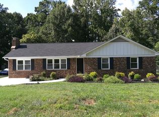 1124 Ivy Ln, Cary, NC 27511