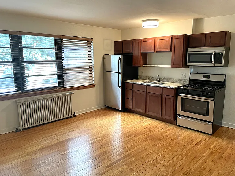 Virginia Apartments — Photo 3
