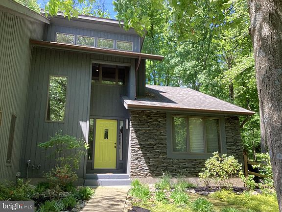 2nd image of 410 Creek Bend Dr