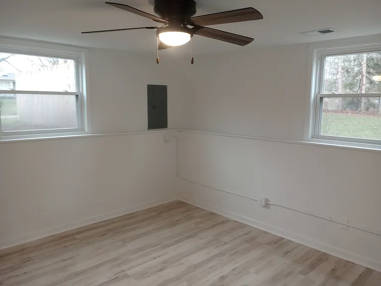 Downstairs bedroom#4