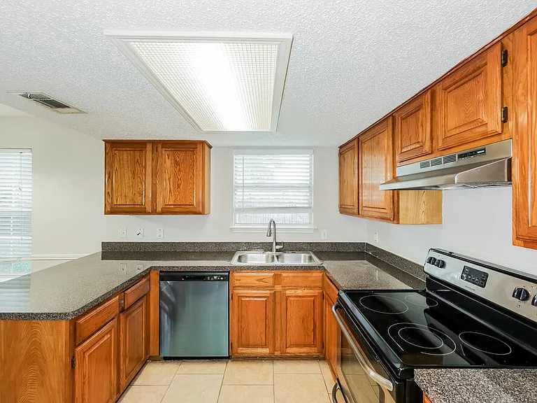 1104 Havenbrook Dr — Photo 8