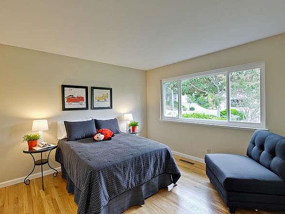 5th image of 21969 Oakdell Pl