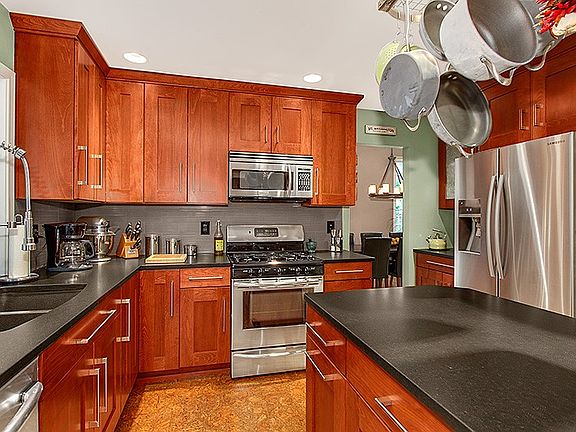 4th image of 23359 NE 24th Pl