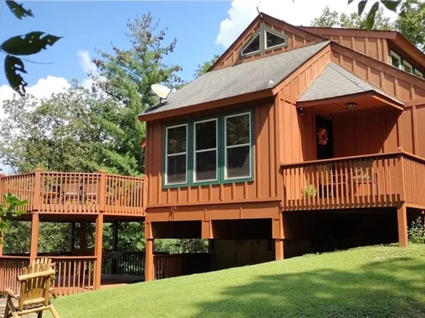 326 Shade Tree Dr, Talking Rock, GA 30175