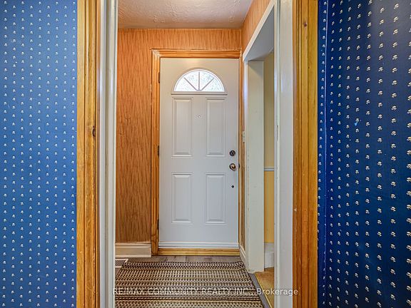 4th image of 449 Ritson Rd N