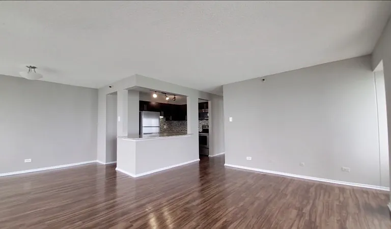 321 E Erie St #15 — Photo 1