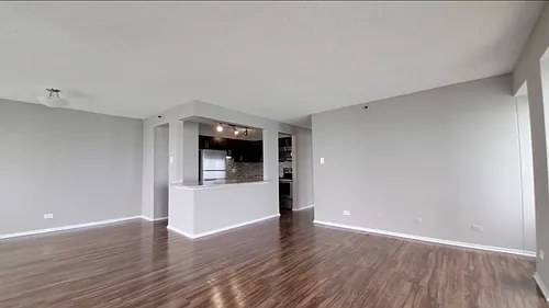 321 E Erie St #15 Photo 1