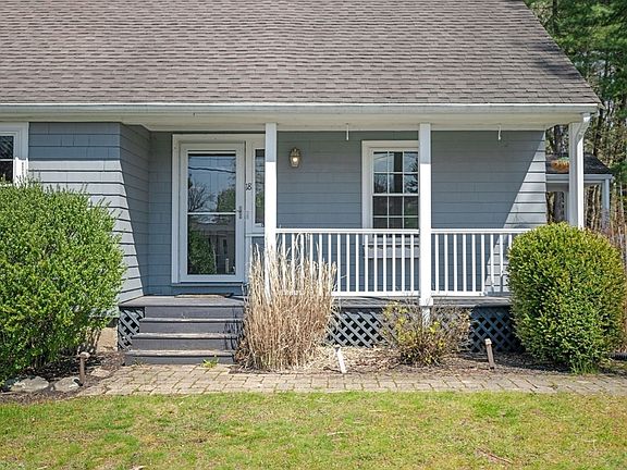 3rd image of 18 Cedarcrest Rd