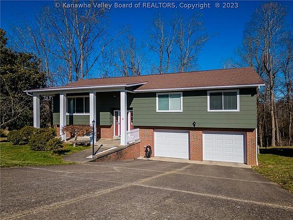 3rd image of 5 Larchmont Dr