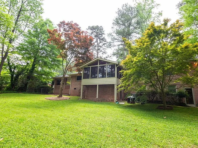 2852 Talisman Ct NE — Photo 25